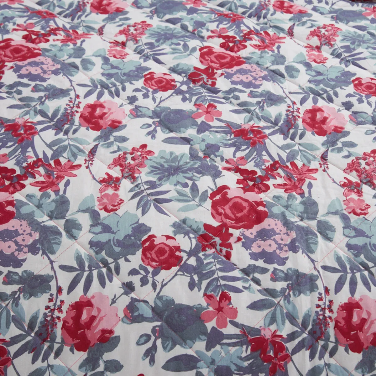 Alyssa Light Weight Extreme Winter Quilt Red