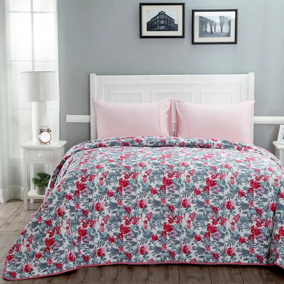 Alyssa Light Weight Extreme Winter Quilt Red