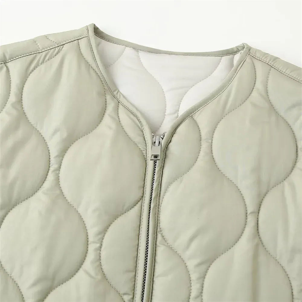 Autumn Chic Women's Quilted Cotton Jacket with Pocket Details – Lightweight & Loose Fit Round Neck Coat for Casual Style