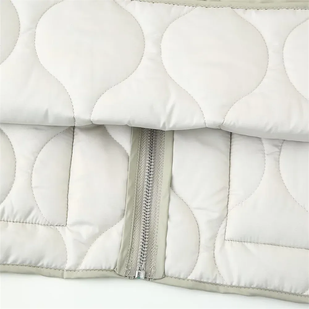 Autumn Chic Women's Quilted Cotton Jacket with Pocket Details – Lightweight & Loose Fit Round Neck Coat for Casual Style