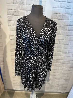 Claire Leopard Wrap Dress in Black