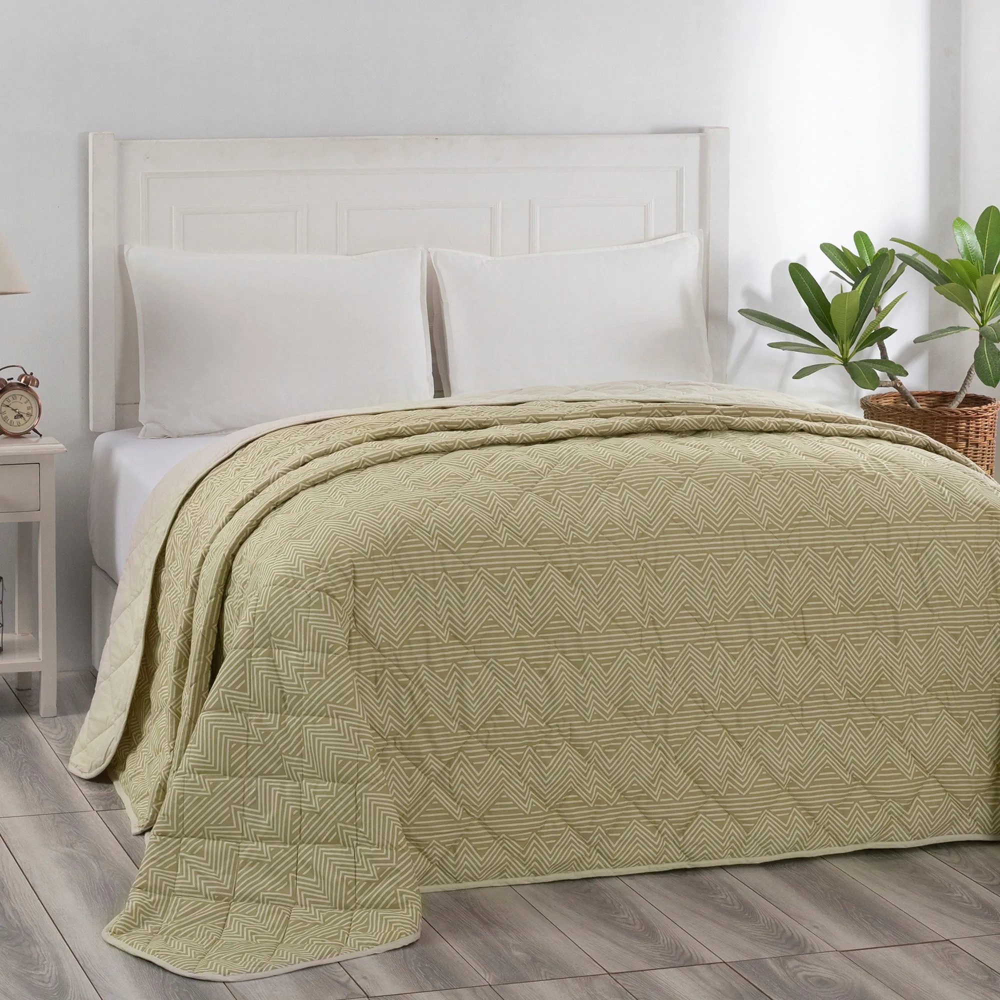 Craze Light Weight Extreme Winter Quilt Neutral