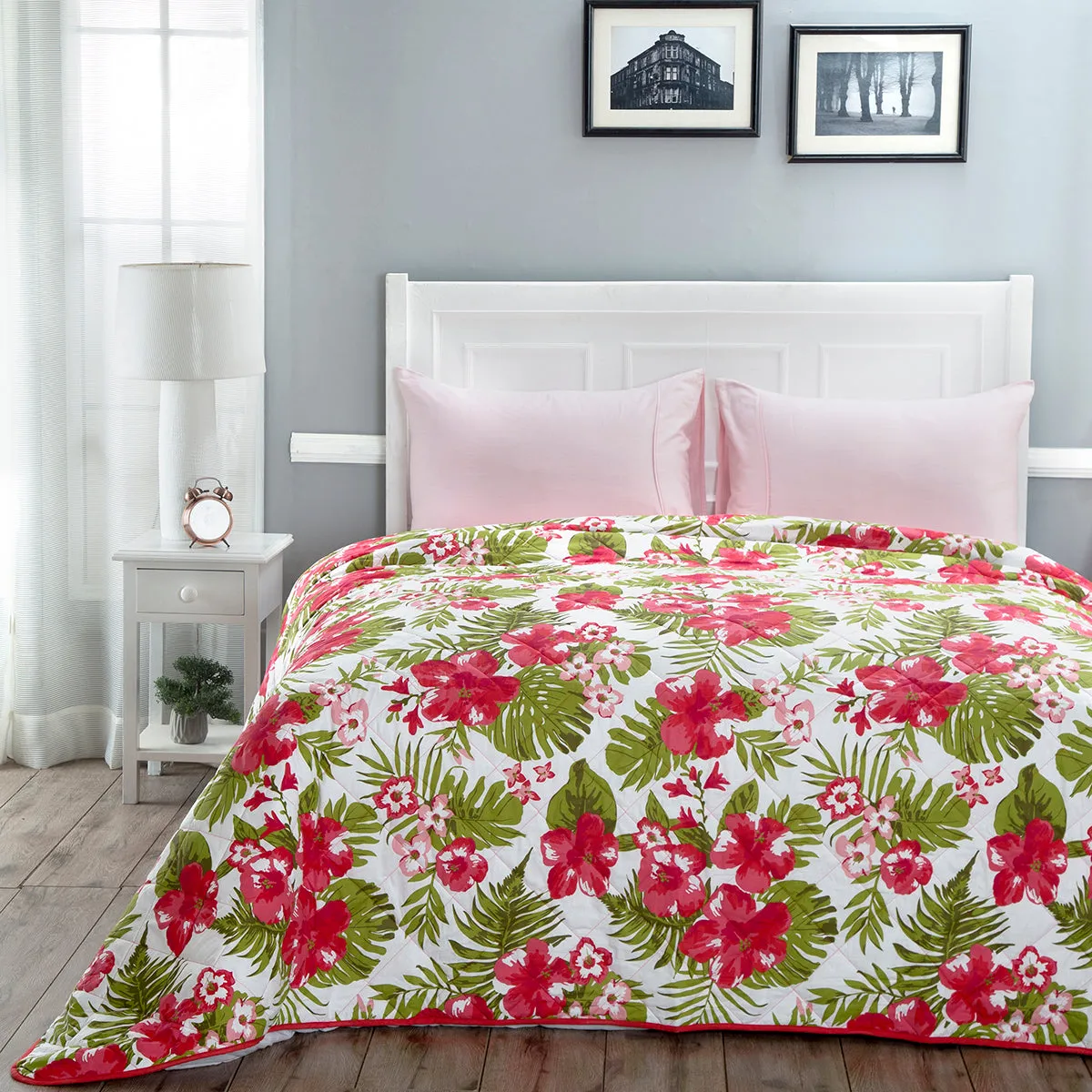 Malia Light Weight Extreme Winter Quilt Red