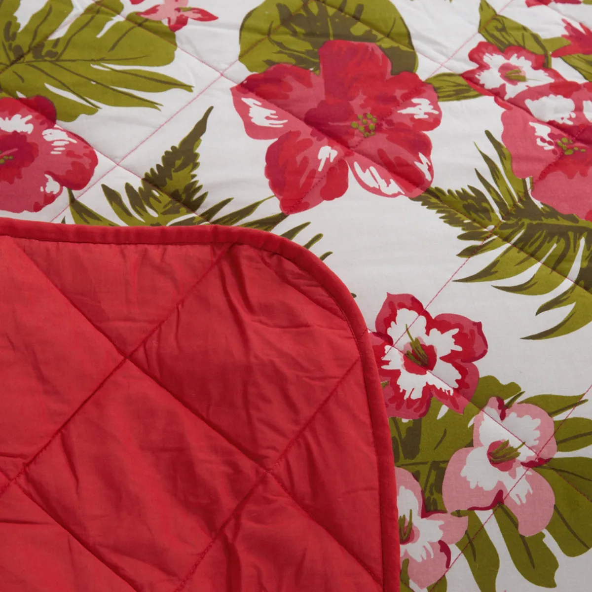 Malia Light Weight Extreme Winter Quilt Red
