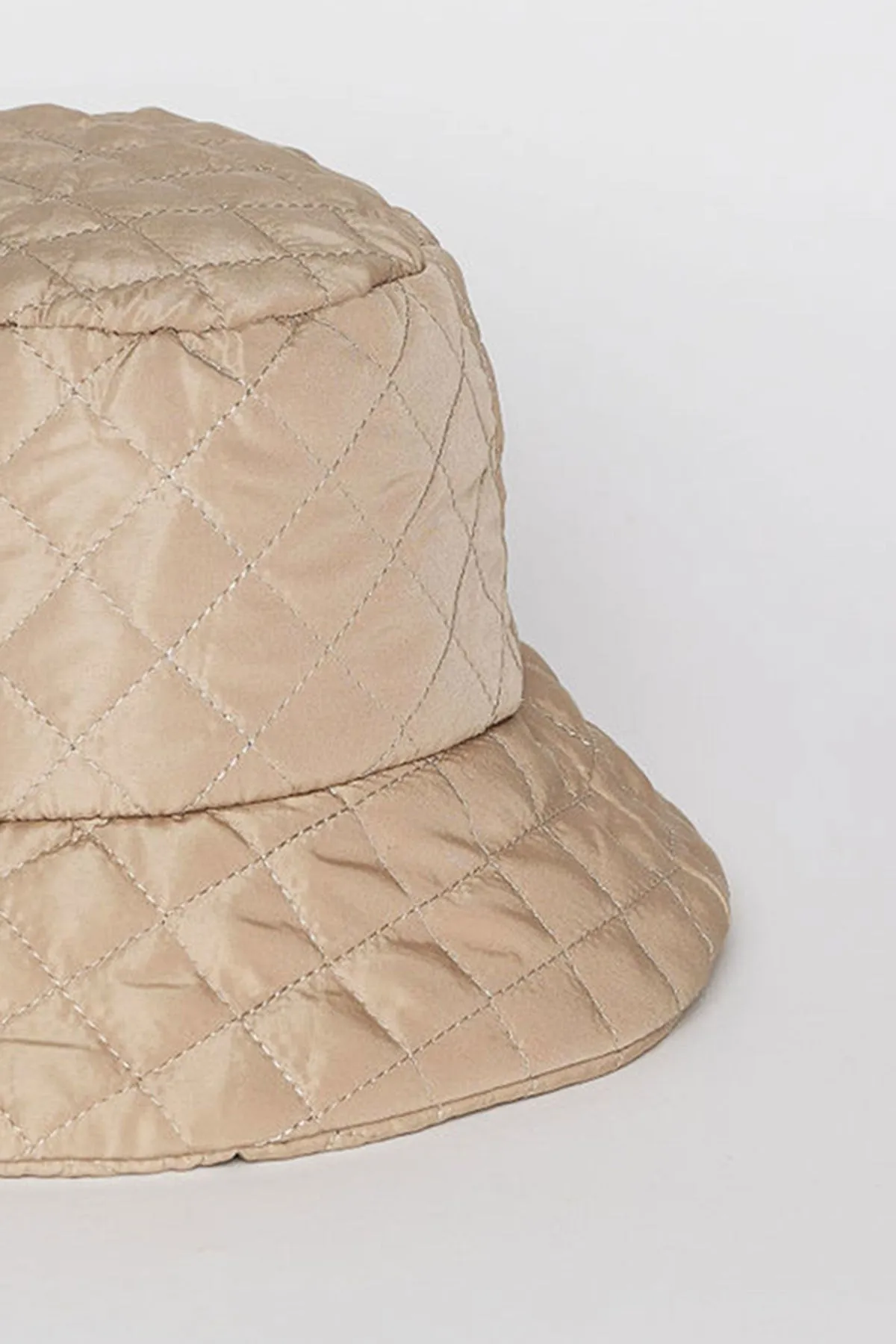 MODERN QUILTED BUCKET HAT