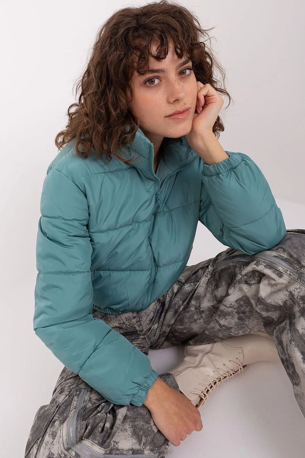 NM long sleeves short zippered quilted jacket