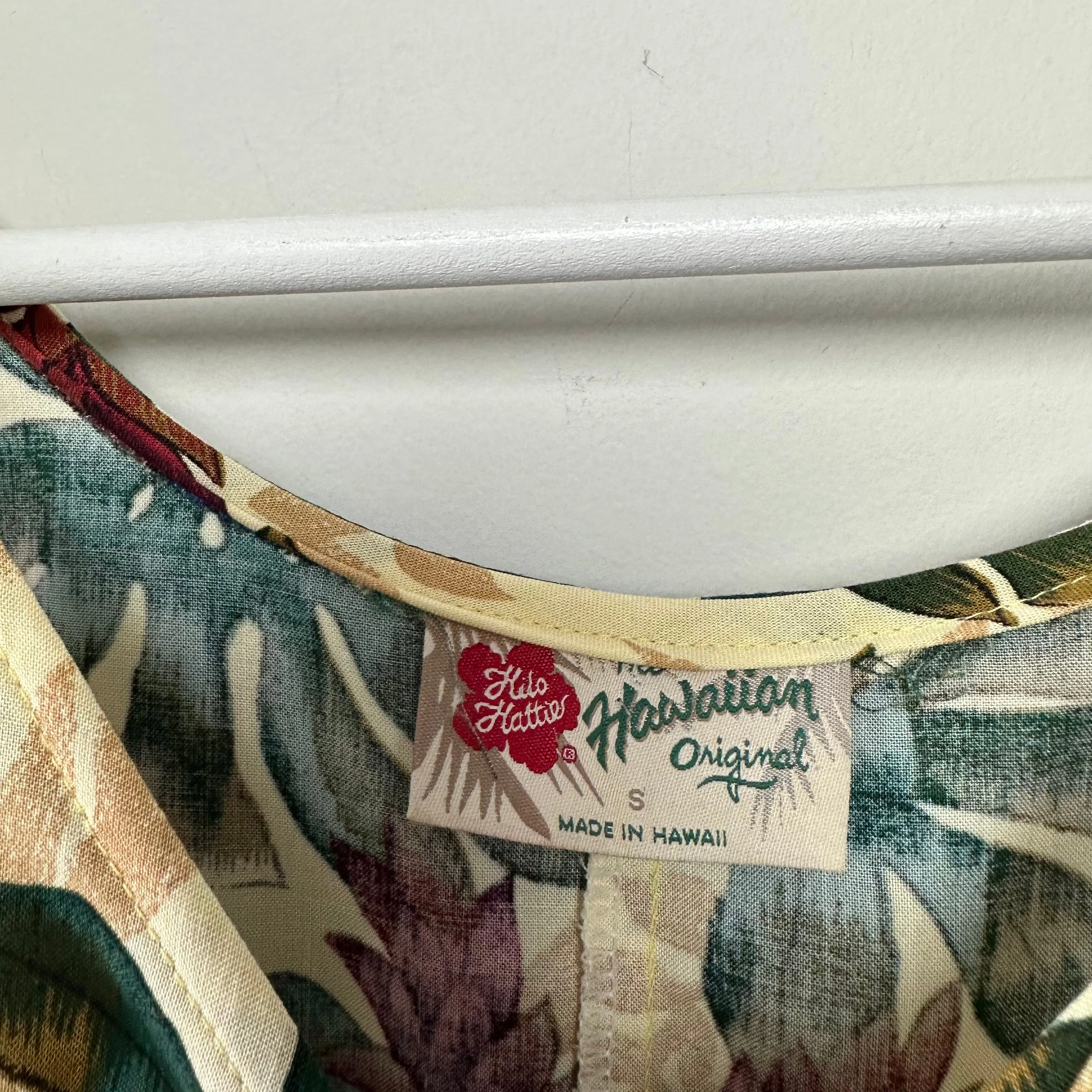 Vintage Hilo Hattie Hawaiian Dress Wrap Front Sleeveless Tropical Small