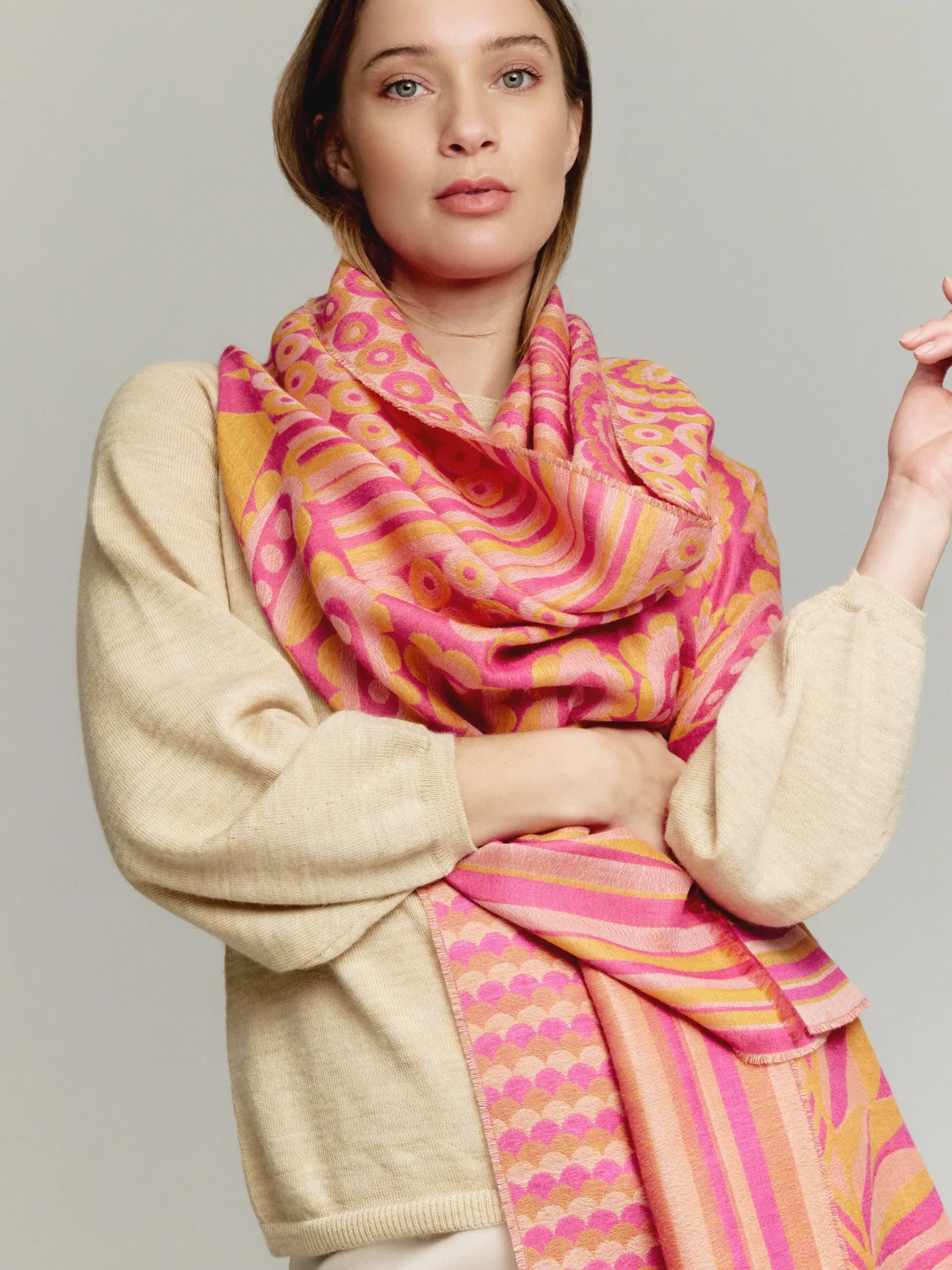 Ysily Shawl Baby Alpaca Color Fuchsia